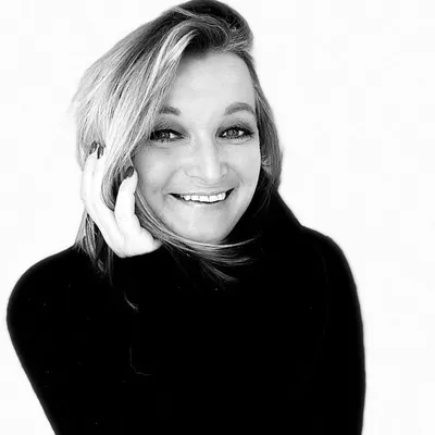 Sabrina Roeder | Daily Outfits | Beauty profile