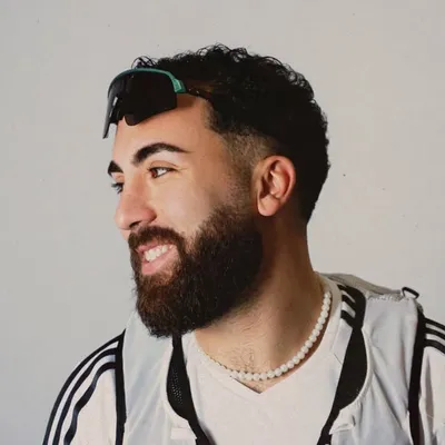 Sacha 🧸 profile