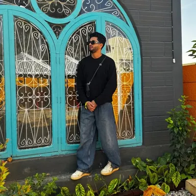 S A F V A N profile