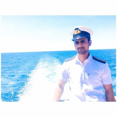 ⚓VIVEK_KUMAR_GIRI (SAILOR 🚢)⚓ profile