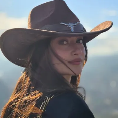 Sajal Ali profile