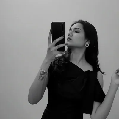 साक्षी वशिष्ठ 🌻 profile