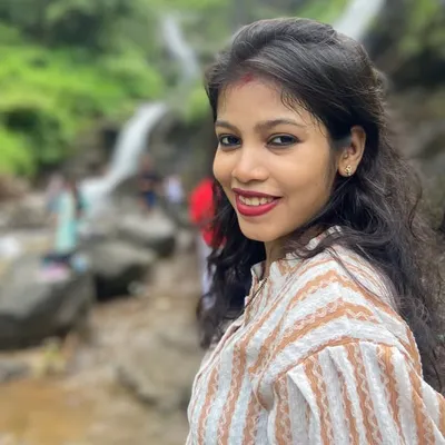 साक्षी 💛 profile
