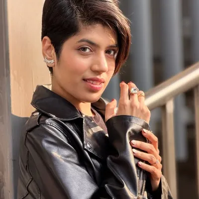 Sakshi Holkar Music⚡️ profile