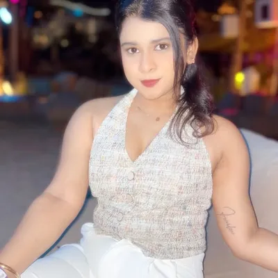 Saksh🦋 profile