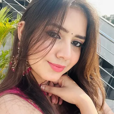 Adv. Sakshi profile