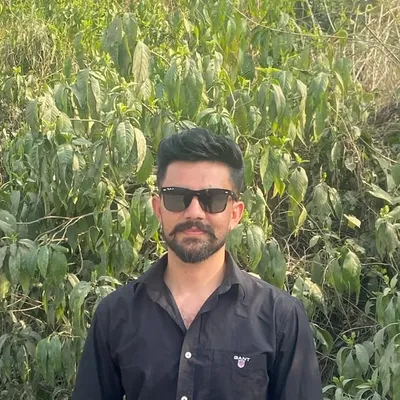 ਠਾਕਰ 🖤 profile