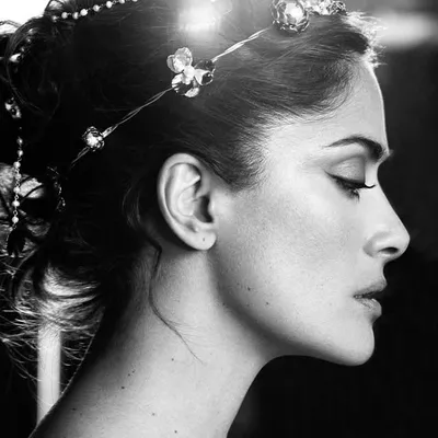 Salma Hayek Pinault profile