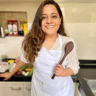 NIKITA SHAH | FOOD & TRAVEL profile
