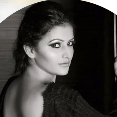 SAMAIRAA THAKUR ๐ง๐ปโโ๏ธ profile