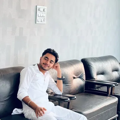 संभव पंडित 🚩 profile