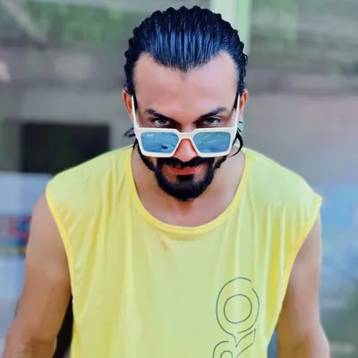 Zulfiqar Khan profile