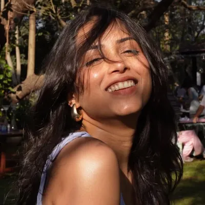 Samentha Fernandes profile