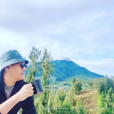 Sam Azhar ๐ profile