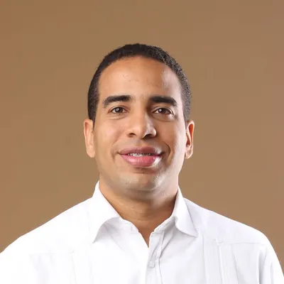 Sandy Saviñón profile