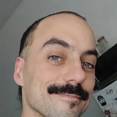 Santi Mostaffa profile