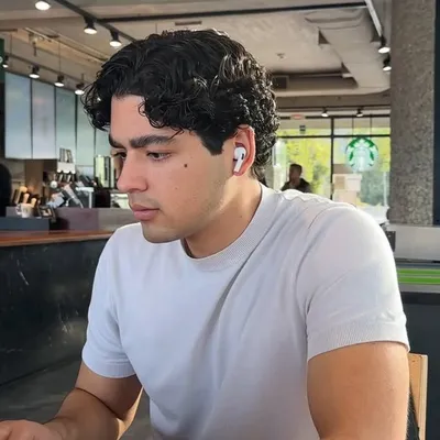 Santiago Leal profile