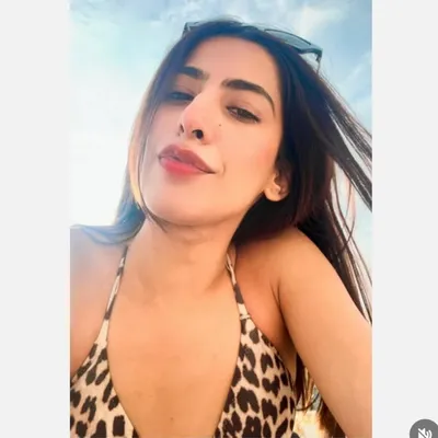 Sanya Khanna profile