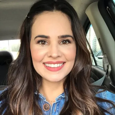 sarah medeiros profile