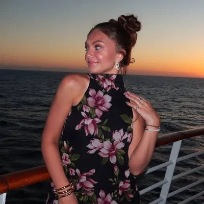 ЅARAH ASHLEY HUNT profile
