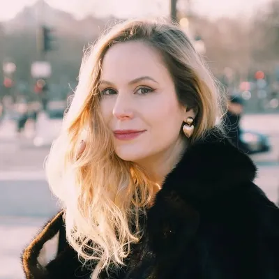 Sarah de Paris Frivole profile