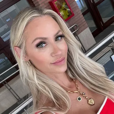 Sarah Armel profile