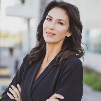Sarah Hall profile