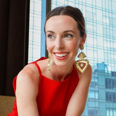Sarah Funk | NYC On-Camera Host profile