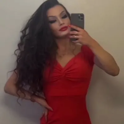 Sarah Öztoprak 春麗 profile