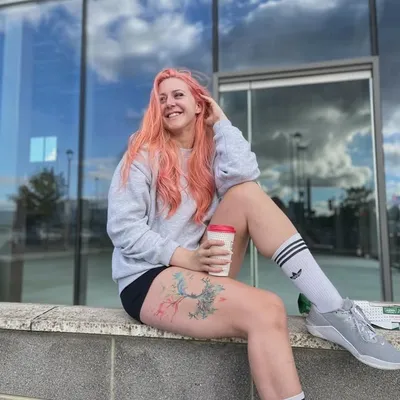 Sarah-Louise ✨ profile