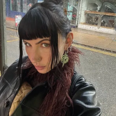 Sara Louise Thomas profile