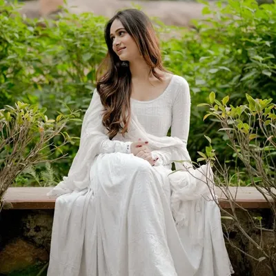 Sania sarwar profile