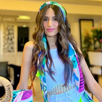 Sasha Bajaj profile