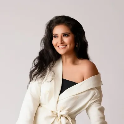 Sasha Zavala | Dallas Blogger profile