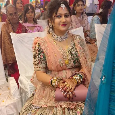 Shubhi Saxena profile