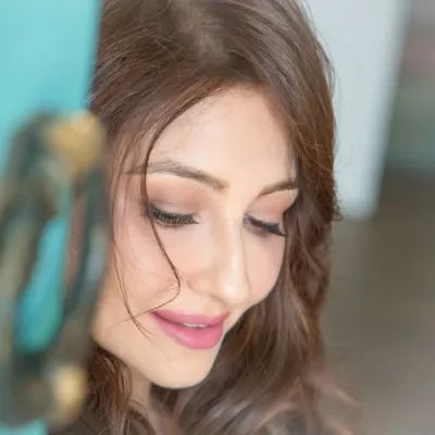 Saumya Tandon profile