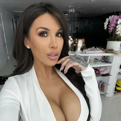 Savanna Santos 🦋 profile