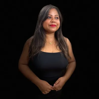 Sayani |Food & Travel blogger profile