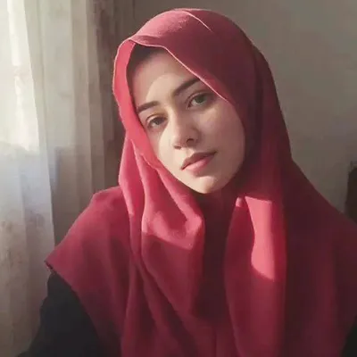scarf girl profile