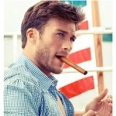 Scott Eastwood profile