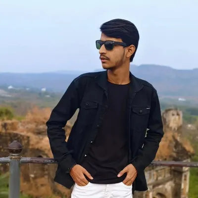 ⚡ سیّد . _ . معراج profile