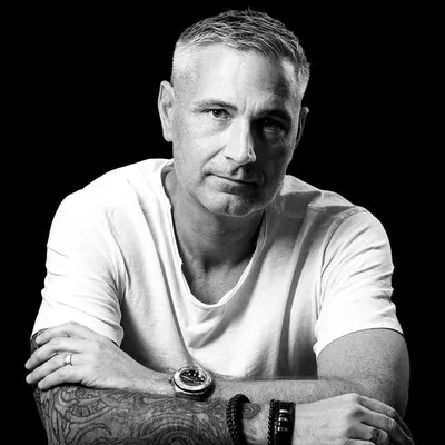 Sean Tyas profile