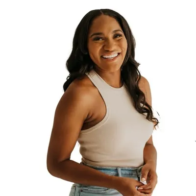 Lauren Washington | Food+Travel Influencer profile