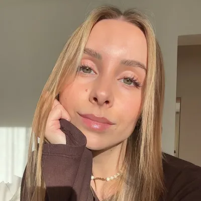 Laura ๐ profile