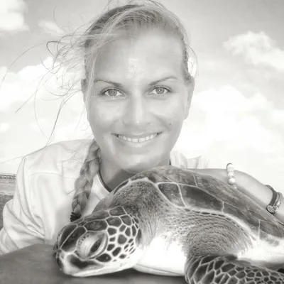 Dr. Christine Figgener | MARINE BIOLOGIST & AUTHOR profile