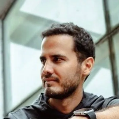 Sebastian Luzuriaga profile