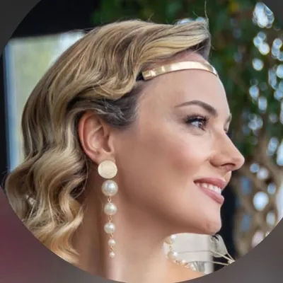 Jennifer Şebnem Schaefer profile