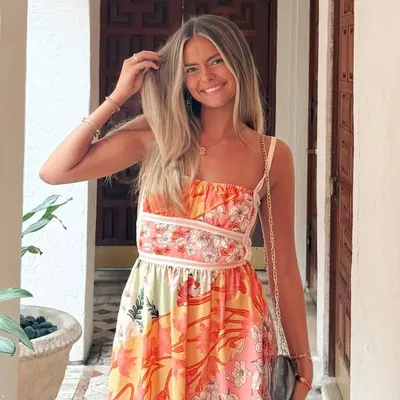 SELENA SAUNDERS profile