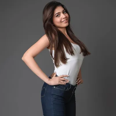 Monisha Sen (Mo)