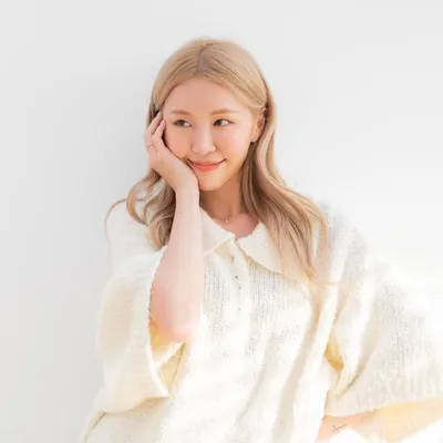 Liz Au Yeung 리즈🇭🇰🇰🇷 Instagram profile photo